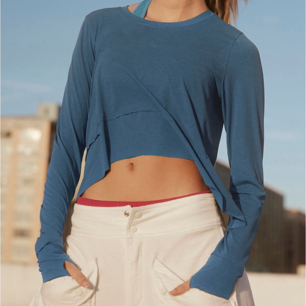 Free People Movement Tempo Long Sleeve, Size M. (NOT THE SAME COLOR AS PICTURED)